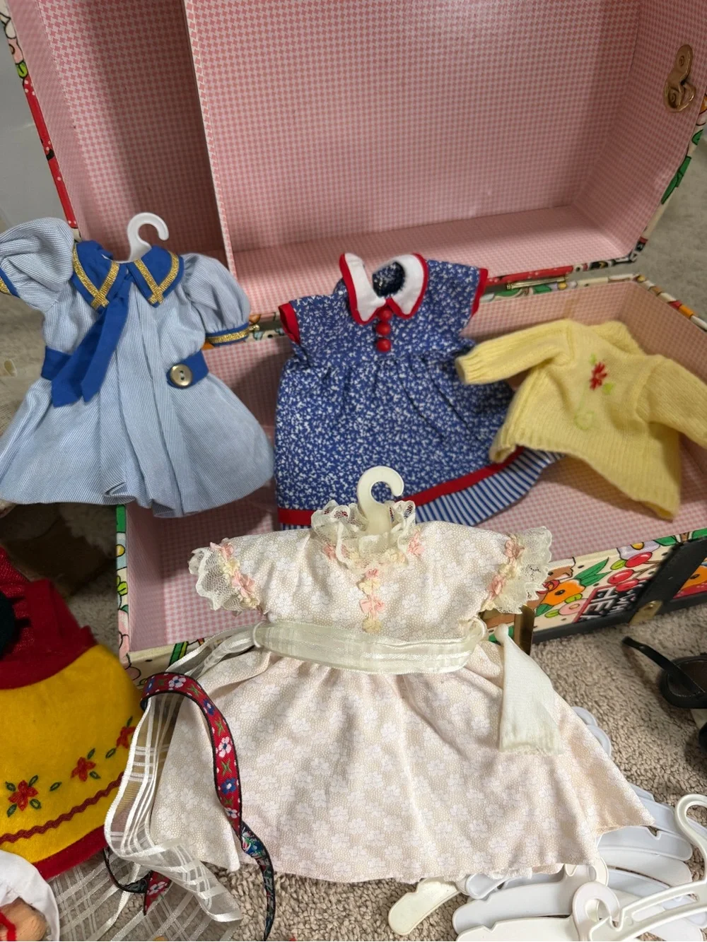 Tonner Ann Estelle Wardrobe Trunk Mary Engelbreit Accessory And Wardrobe Bundle